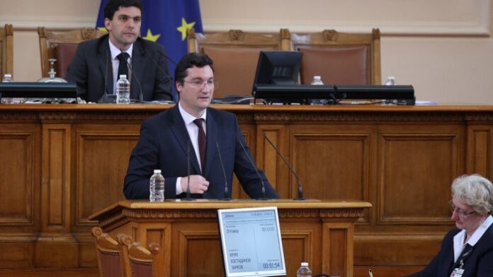 Крум Зарков: Няма определен срок за охраната на Борислав Сарафов