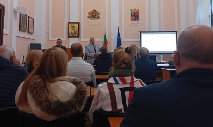 КТПП с анкета сред своите членове за такса „битови отпадъци“