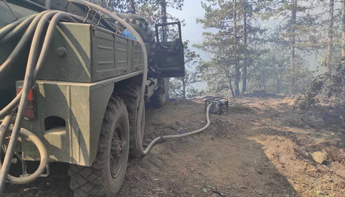„Кугър“ и военни гасят Славянка