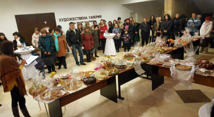 Кулинарна изложба в помощ на семейства с репродуктивни проблеми организираха в Самоков
