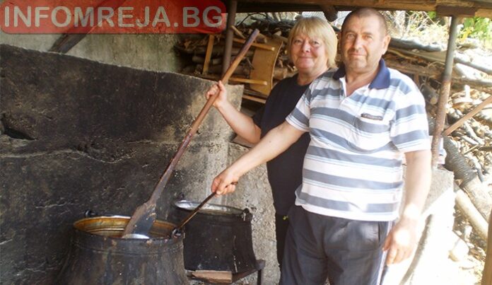 Курбан за здраве дадоха в с. Горна Брестница на Малка Богородица