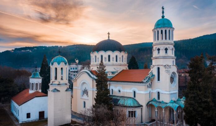 Курбан за здраве и литургия за Свети Мина в Кюстендил