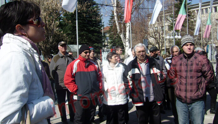Лидерът на РЗС поиска оставката на Паунов на протеста в Кюстендил