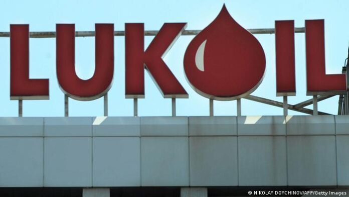 „Лукойл“ на прицел от КЗК