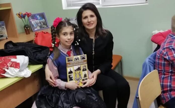 Магдалена Колева и Антонио Георгиев с отличия от Националната олимпиада по гражданско образование