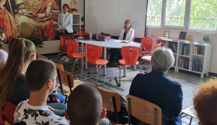 Магистрати от Софийска окръжна прокуратура с лекция пред ученици в Елин Пелин