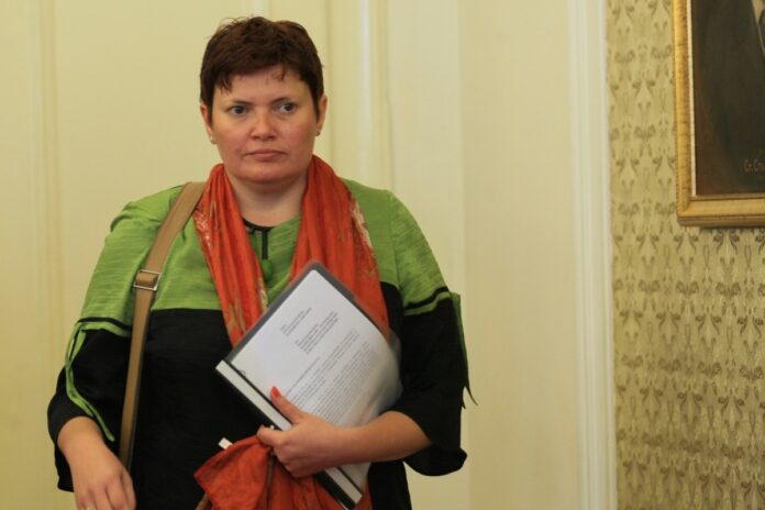 Малина Крумова е председателят на новата ДА „Безопасност на движението по пътищата“
