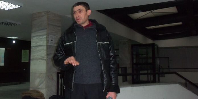 Малкият Сашко имал топло отношение към баща си Костадин Тасев