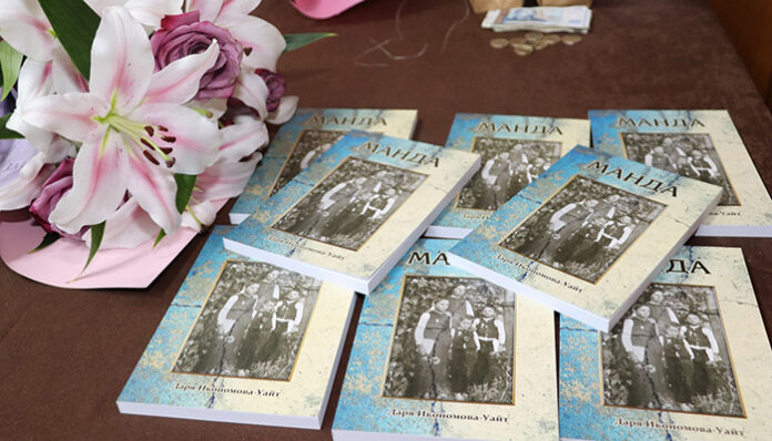 „Манда“: Книгата на Даря Икономова, която остава в историята на Банско
