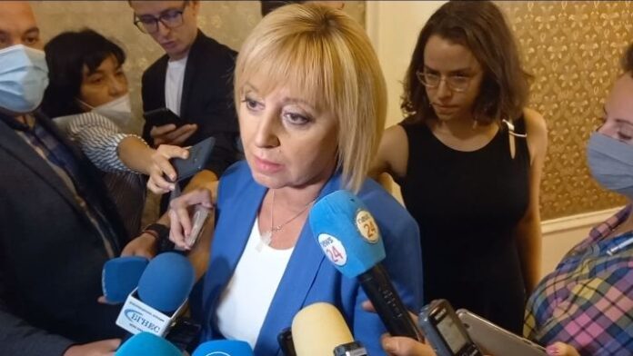 Манолова: ГЕРБ и ИТН са срещу Дончева като ансамбъл по синхронно плуване