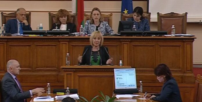 Манолова: Има ли затваряне на бизнеси