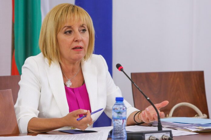 Манолова: Между 72 % и 167 % е скокът на цената на газа за домакинствата от 1 октомври