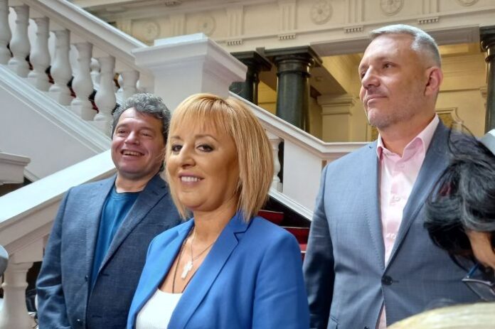 Манолова на консултациите с ИТН: Не е страшно да има правителство на малцинството