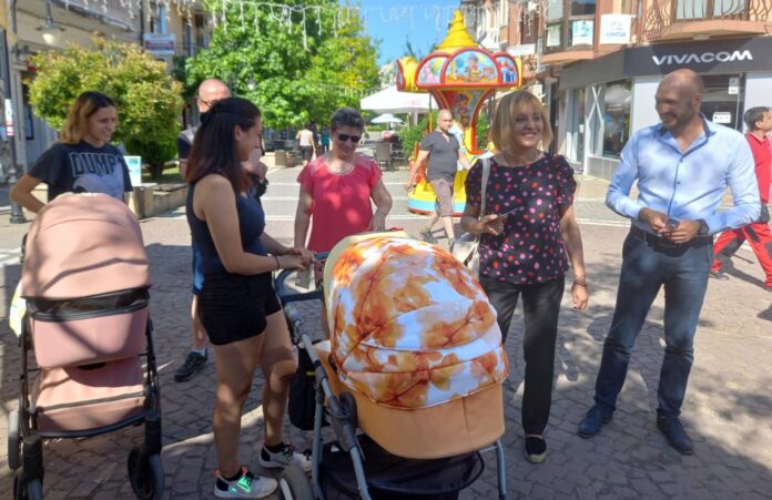 Манолова предлага 2000 лв.