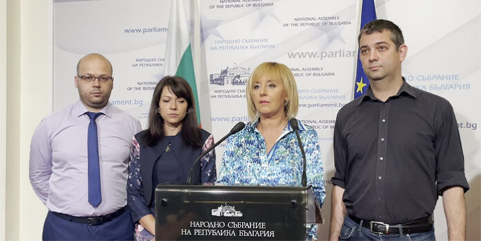 Манолова: Сега е моментът парламентът да застане до всеки български гражданин