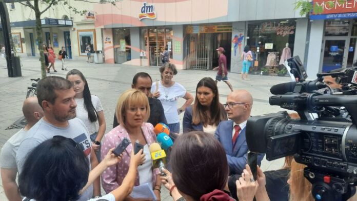 Манолова: Ще заведем колективен иск срещу държавата за незаконното подслушване на стотици протестиращи