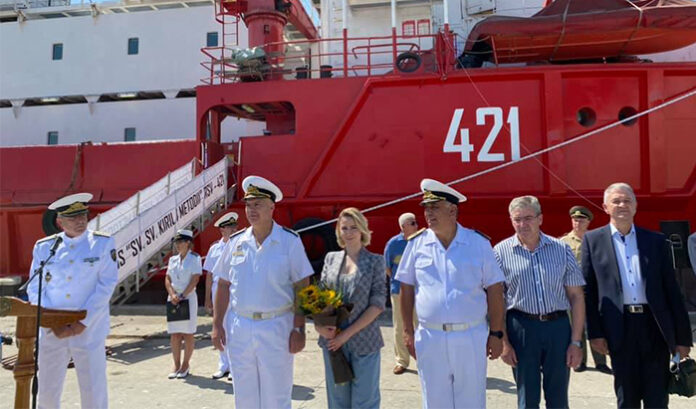 Мария Бакалова кръсти първия български военен научноизследователски кораб