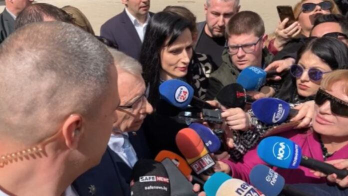 Мария Габриел има нужда от още 24 часа! За Денков министрите са неприемливи