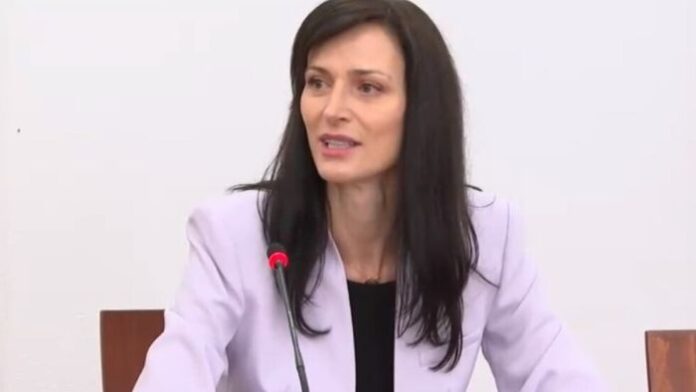 Мария Габриел: Ще внесем искане за освобождаване на главния прокурор
