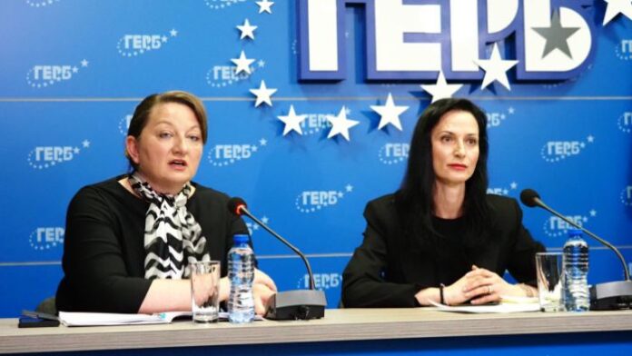 Мария Габриел: Утре ще върна празен мандат