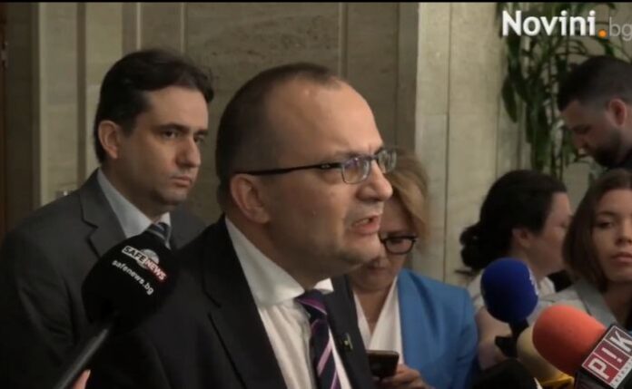 Мартин Димитров: Левичарството на властта продължава