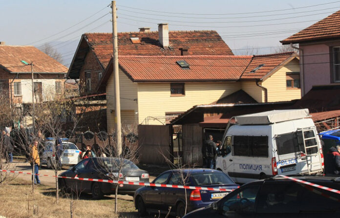 Масовият убиец от Нови Искър е убил семейството си с брадва