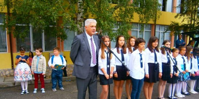 Методи Чимев откри учебната година в СОУИЧЕ 