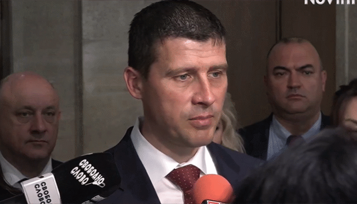 Михайлов: Директор на гимназия в Хасково съдейства на канал за проституция