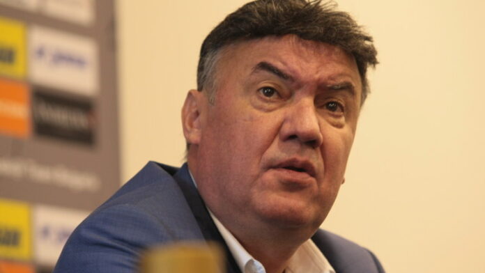 Михайлов: Щом си подаваш оставката