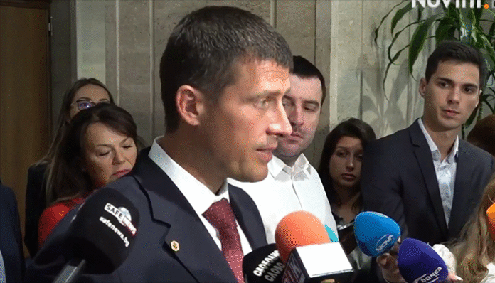 Михайлов: Вотът има шанс да мине