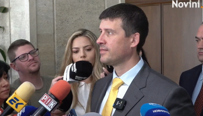 Михайлов зове Радев: Да влезе с партията си в НС и да разбута кочината!