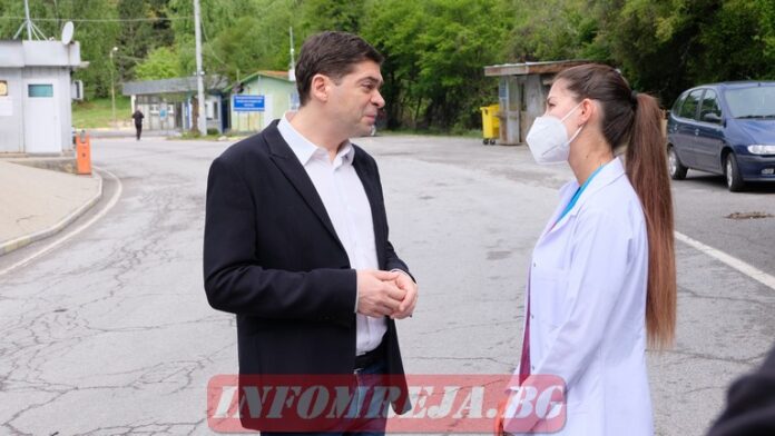 Милен Врабевски за ваксинацията на КПП-тата: Длъжни сме да мислим за братята ни в Македония