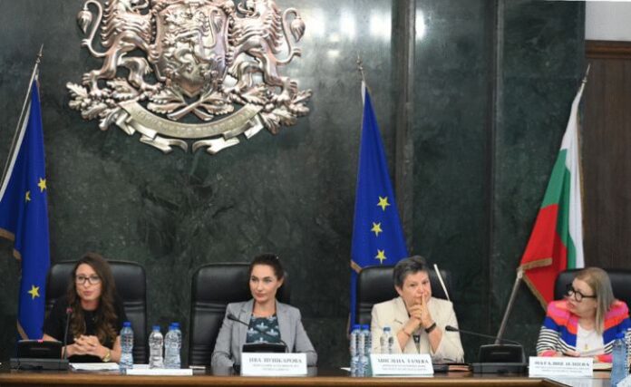 Министерството на правосъдието търси дългосрочно решение за детското правосъдие