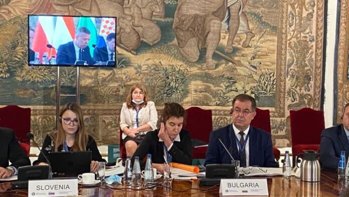 Министър Бозуков: България има потенциал за разрастване производството на растителен протеин
