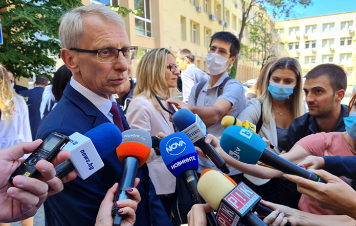 Министър Денков: Новата учебна година ще бъде по-дълго присъствена