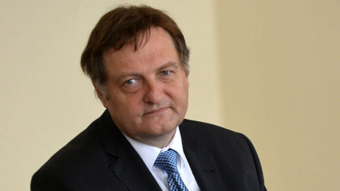 Министър Иван Данов пристига на работна среща в Кюстендил