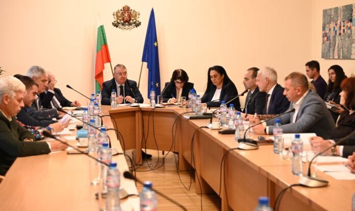 Министър Иванов: Минималната заплата предстои да се обсъжда и със социалните партньори