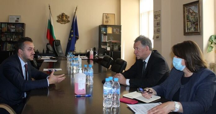 Министър Кацаров: МЗ и Представителството на ЕК в България ще си сътрудничат за ваксинацията