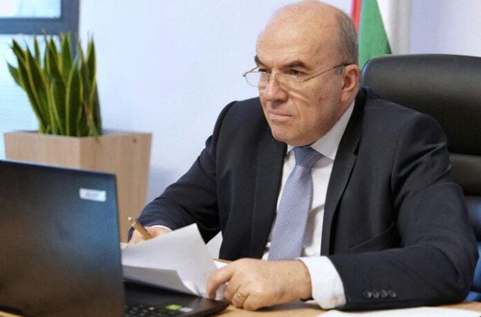 Министър Милков: Ако България не приеме два закона навреме