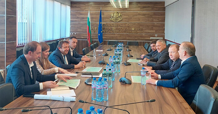 Министър Шишков се срещна с представители на транспортния бранш