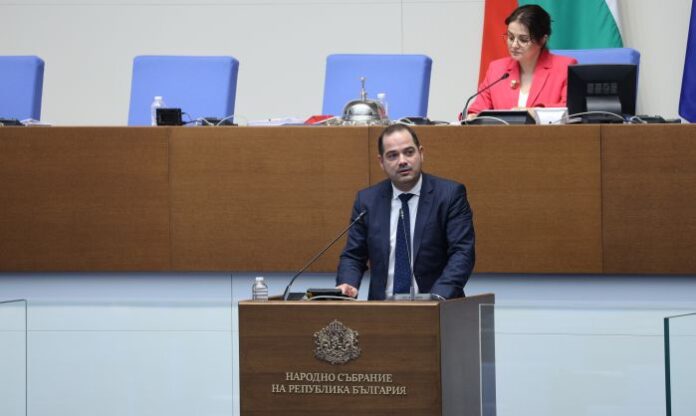 Министър Стоянов: Германия ни върна 6-ма българи с изтърпени присъди
