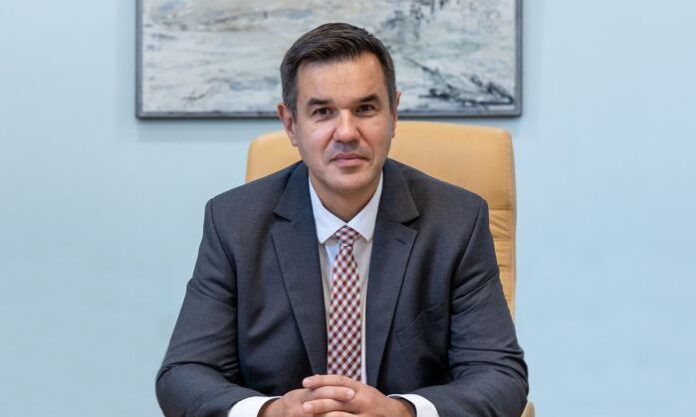 Министър Стоянов търси търговски представители на България в седем държави
