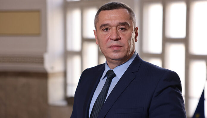 Министър Тахов: МЗХ има механизъм за компенсиране на пострадалите от пожари земеделски стопани