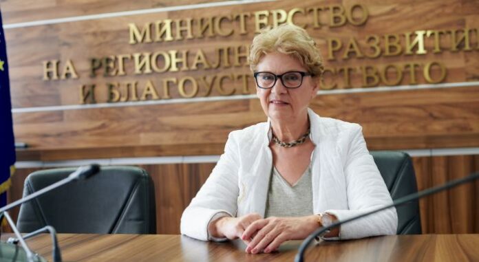 Министър Виолета Комитова: Бавните процедури изгониха чуждите инвеститори от България