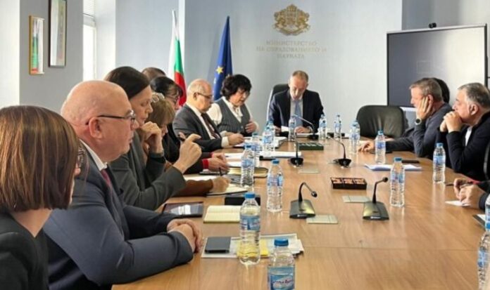 Министър Вълчев: Математиката ще става още по-важна в ерата на изкуствения интелект