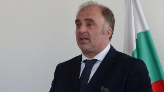 Министърът на културата: Има данни за фиктивни назначения и в театъра в Смолян