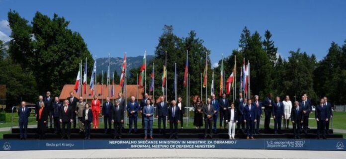 Министърът на отбраната: България е предприела мерки за повишаване на сигурността на границата