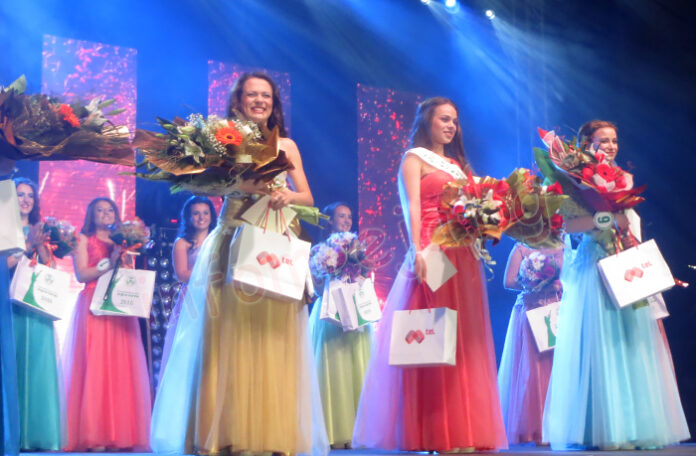 Мирослава Ангелова стана „Девойка Кюстендилска пролет`2016“ (СНИМКИ)