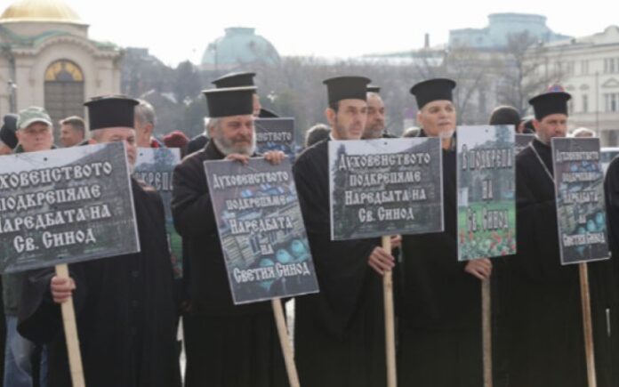 Миряни ще протестират пред Светия синод срещу избора на Сливенски митрополит