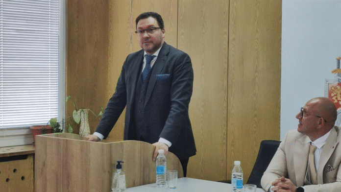 Митов: Компромис към служители